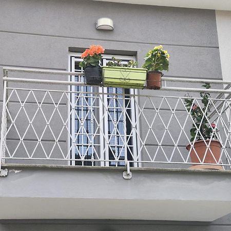Grigio Perla Panigale, Villetta Con Giardino E Parcheggio Privato Fino A Tre Posti Auto - Un Oasi Di Tranqullita Bologna Exteriör bild