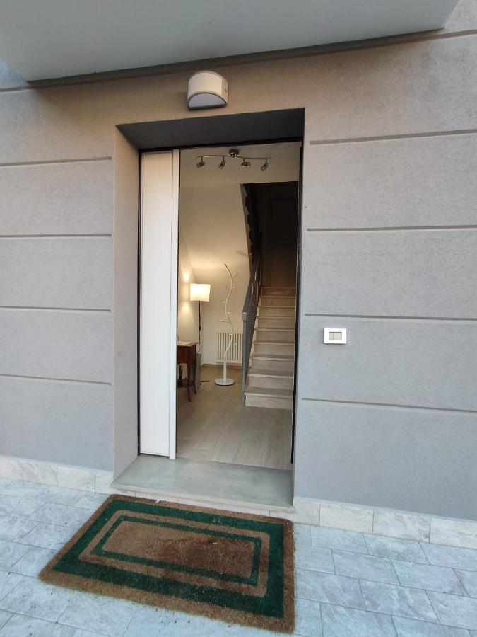 Grigio Perla Panigale, Villetta Con Giardino E Parcheggio Privato Fino A Tre Posti Auto - Un Oasi Di Tranqullita Bologna Exteriör bild