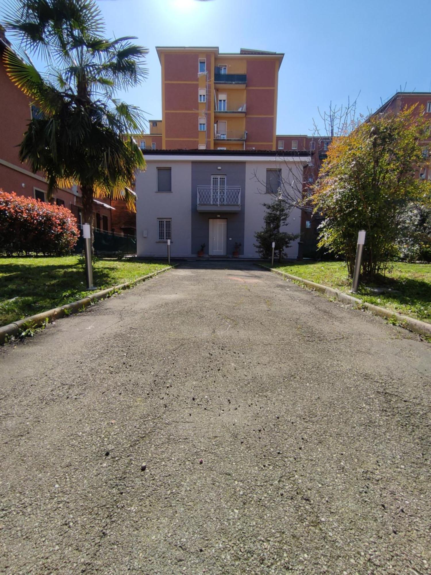 Grigio Perla Panigale, Villetta Con Giardino E Parcheggio Privato Fino A Tre Posti Auto - Un Oasi Di Tranqullita Bologna Exteriör bild
